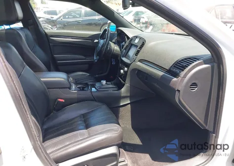 2018 Chrysler 300 300S z USA, uszkodzony, nr VIN 2C3CCABT8JH321092